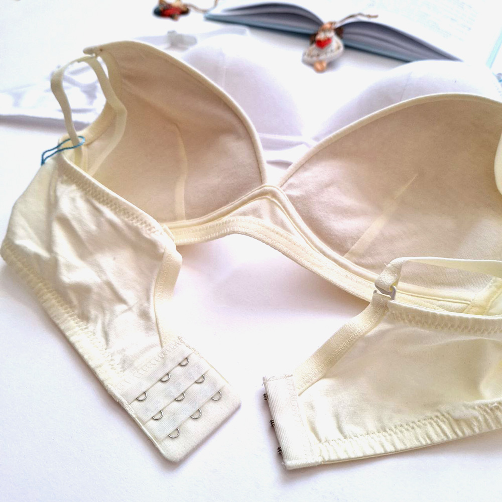 سوتین دخترانه ابری