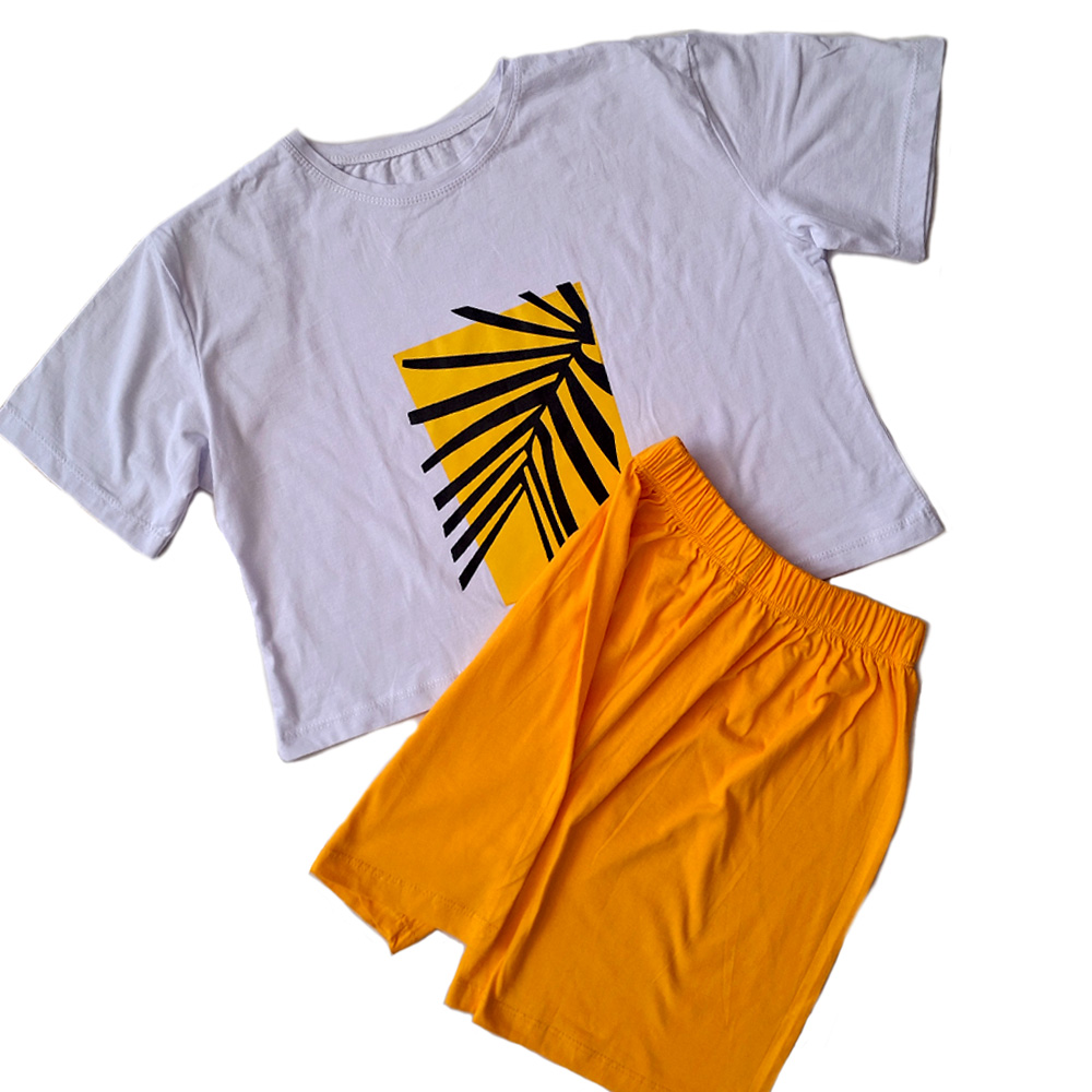 کراپ شورتک طرح دار