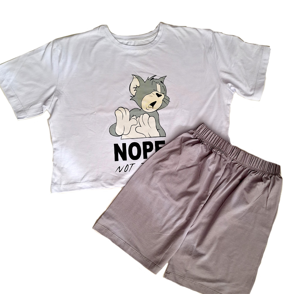 کراپ شورتک طرح دار