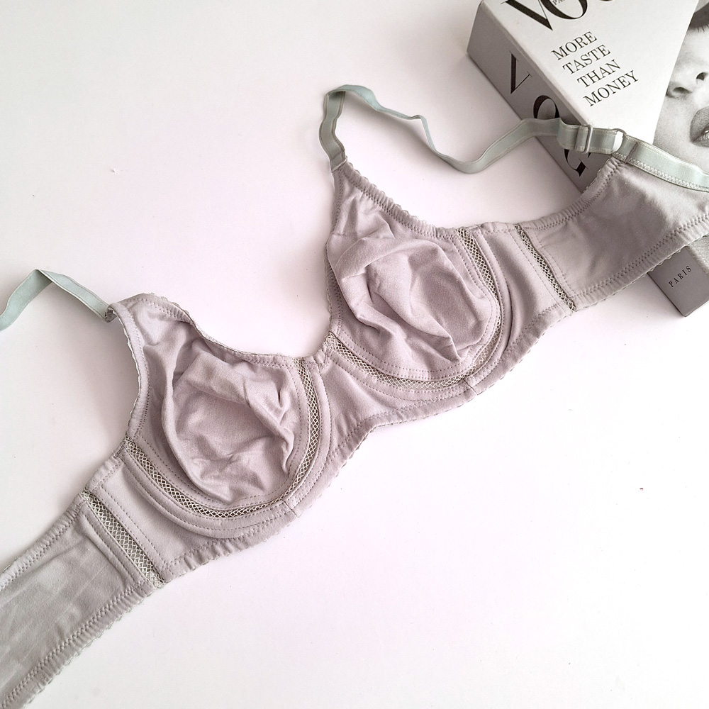 سوتین ژوردار فنردار آداک